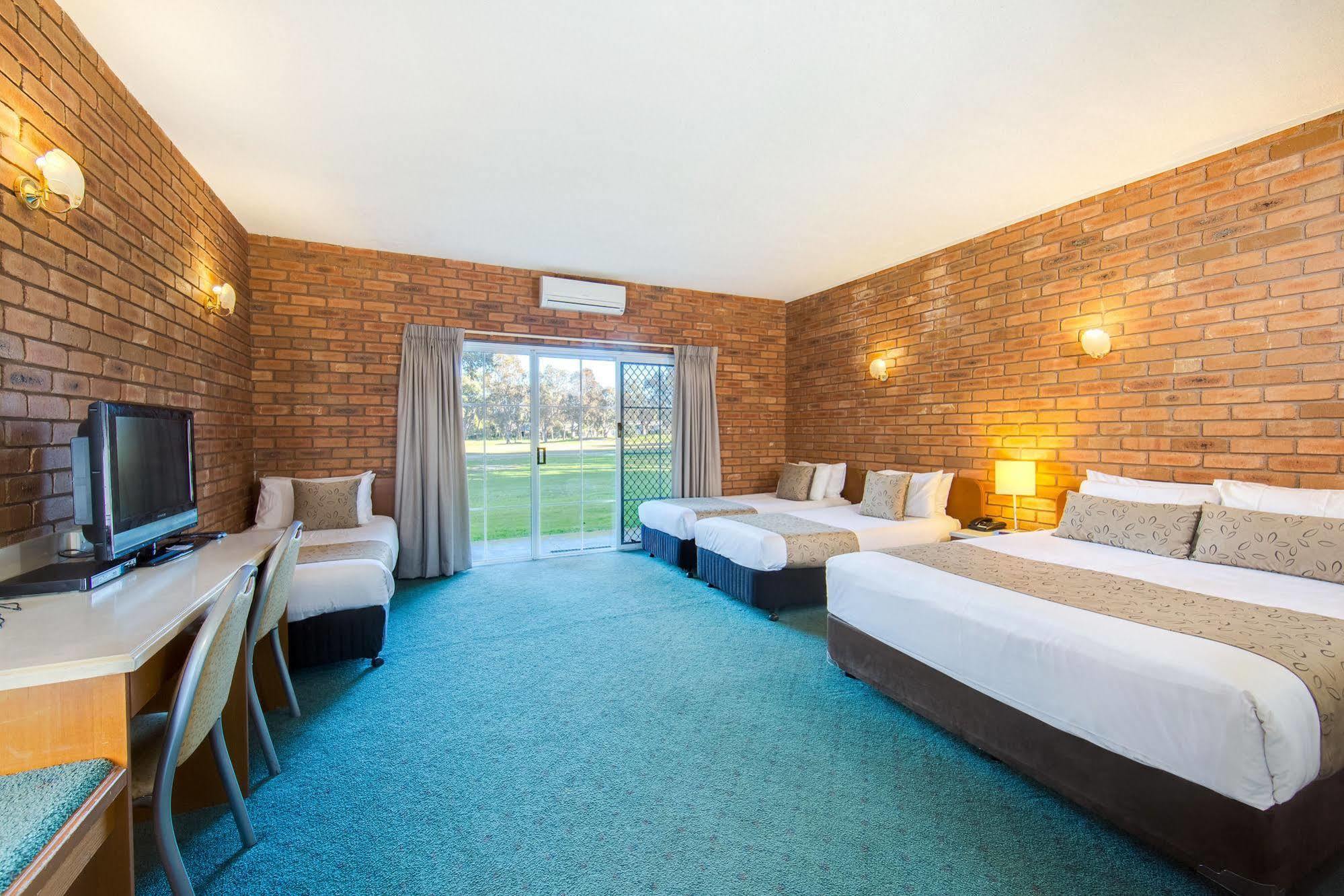 Thurgoona Country Club Resort Екстериор снимка